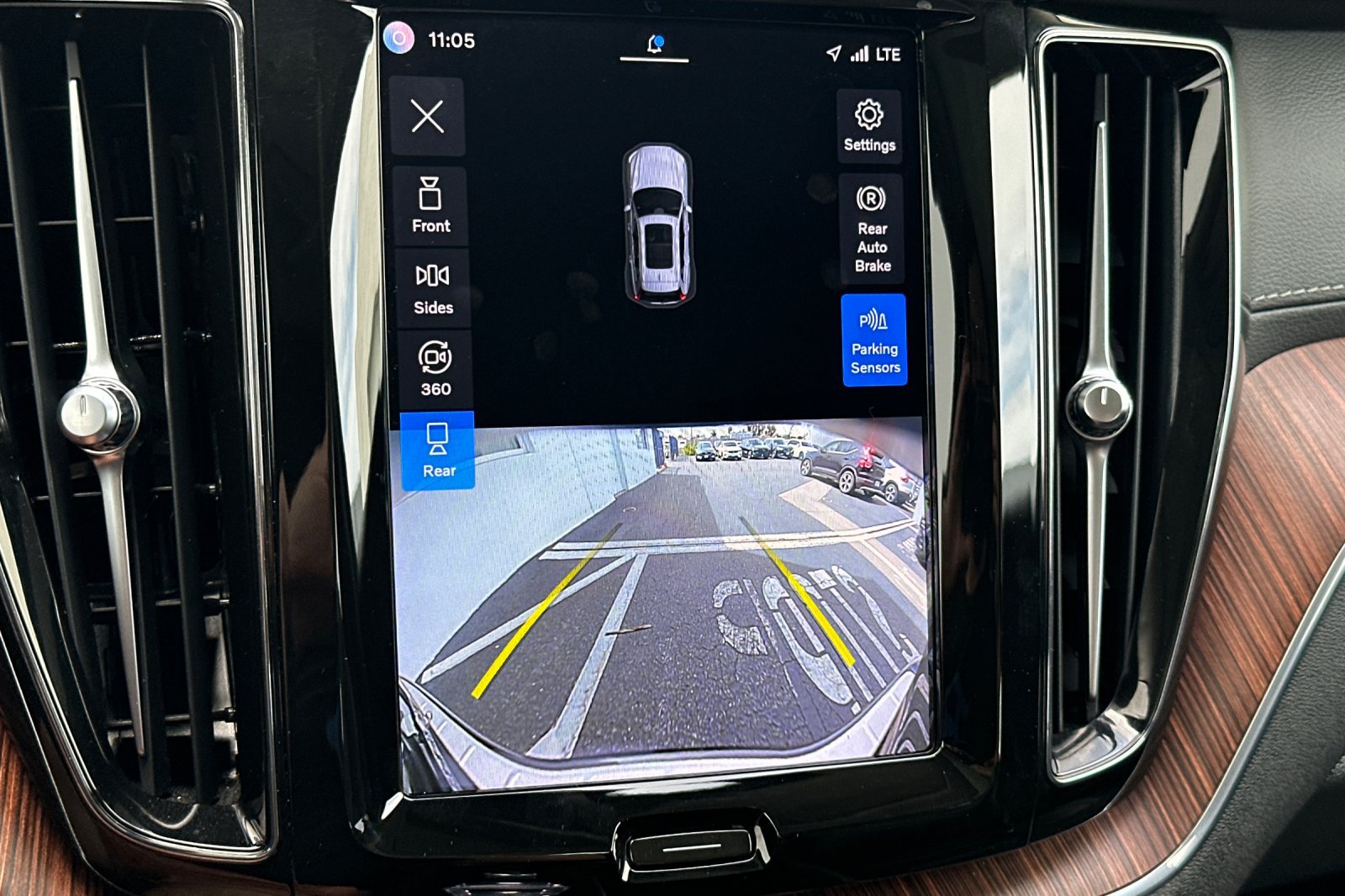 Certified 2023 Volvo XC60 B5 Ultimate AWD/4WD image 24