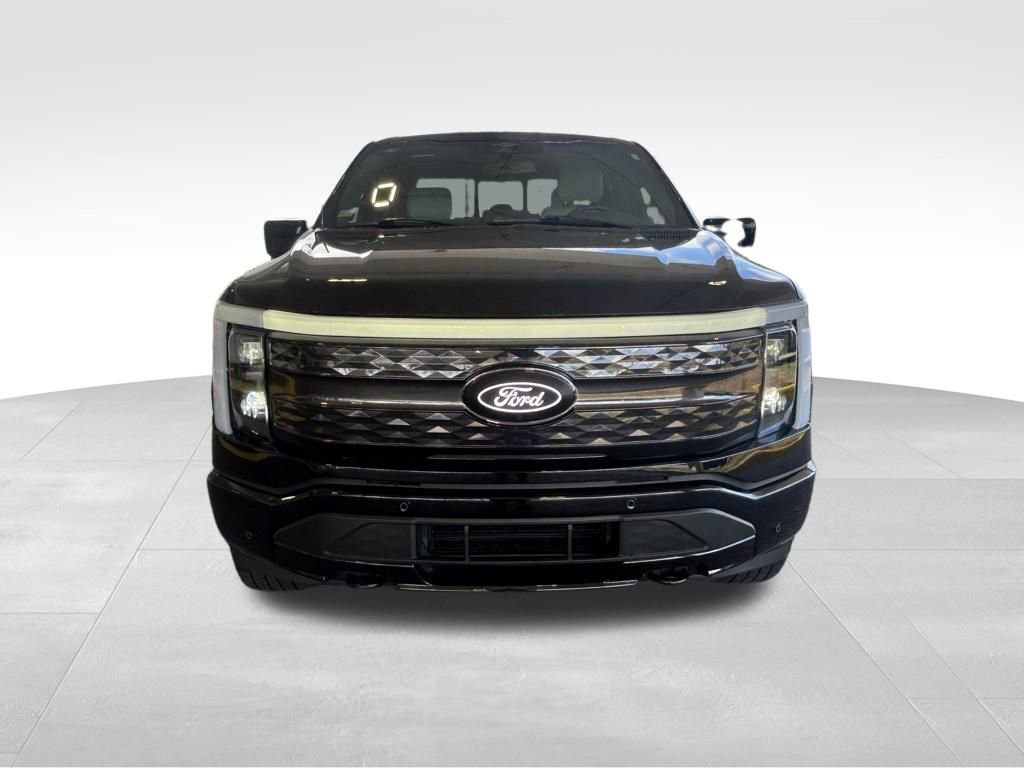 Used 2023 Ford F150 Lightning Platinum image 9