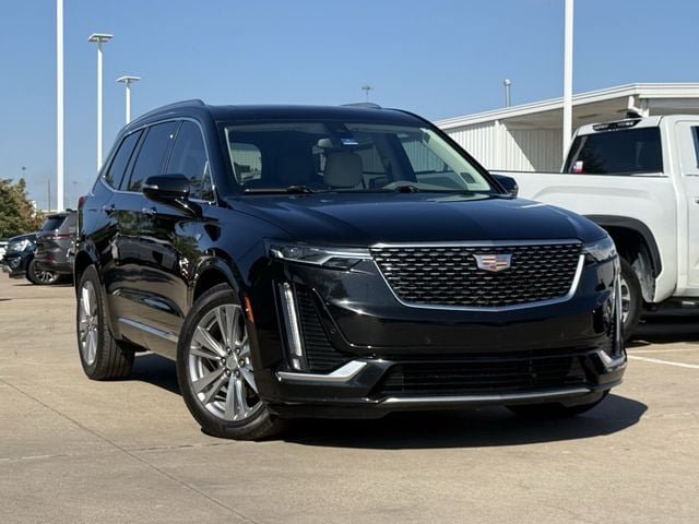 Used 2024 Cadillac XT6 Premium Luxury FWD image 2