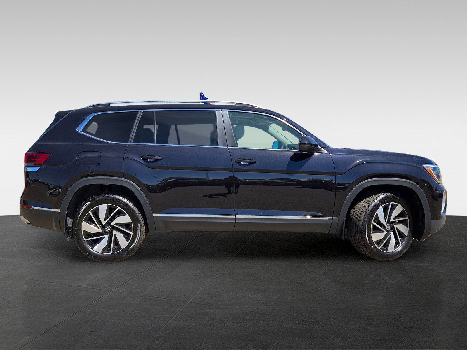 New 2026 Volkswagen Atlas SEL image 3