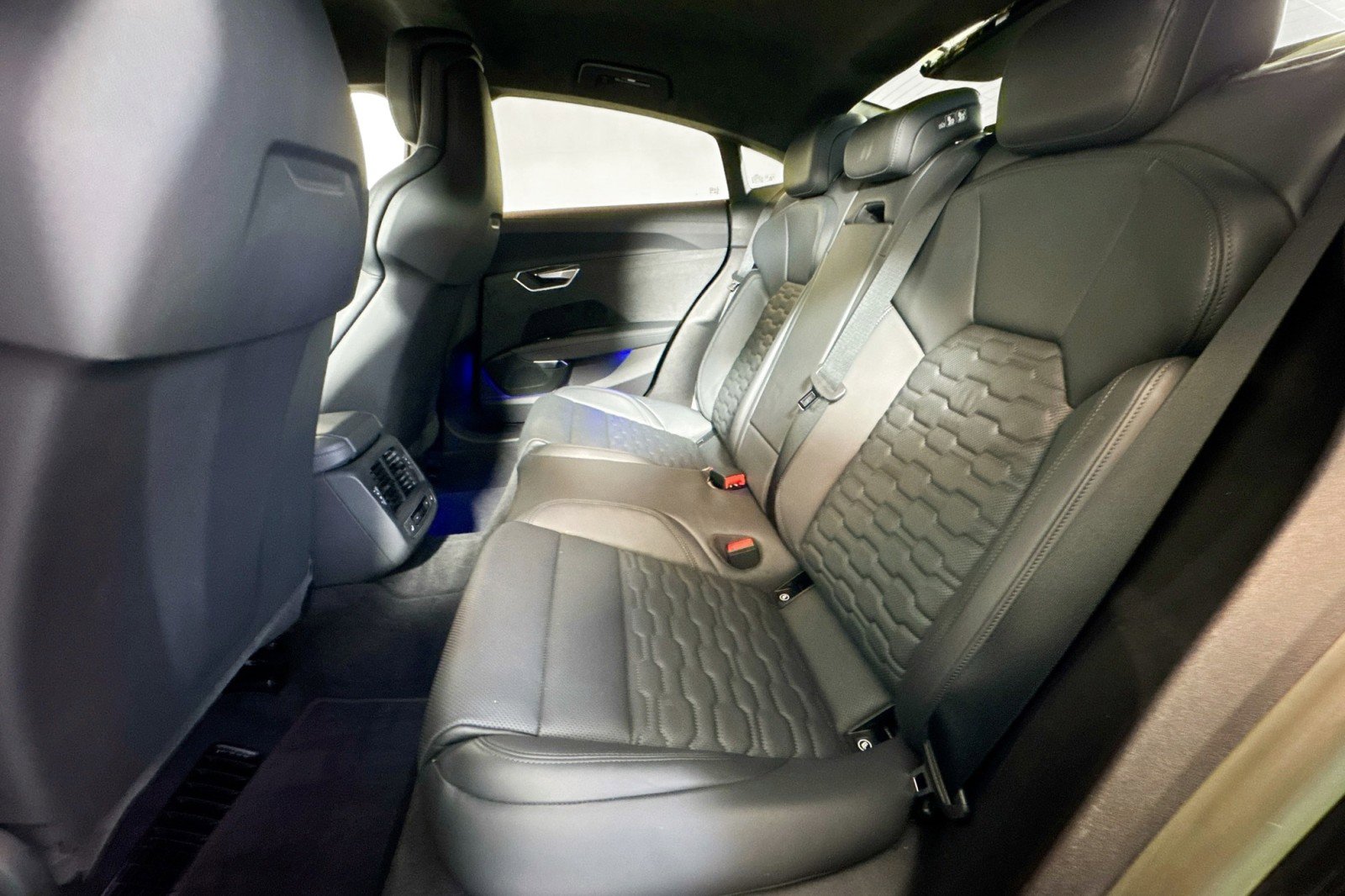 Used 2022 Audi RS e-tron GT w/ Carbon Performance Package image 21