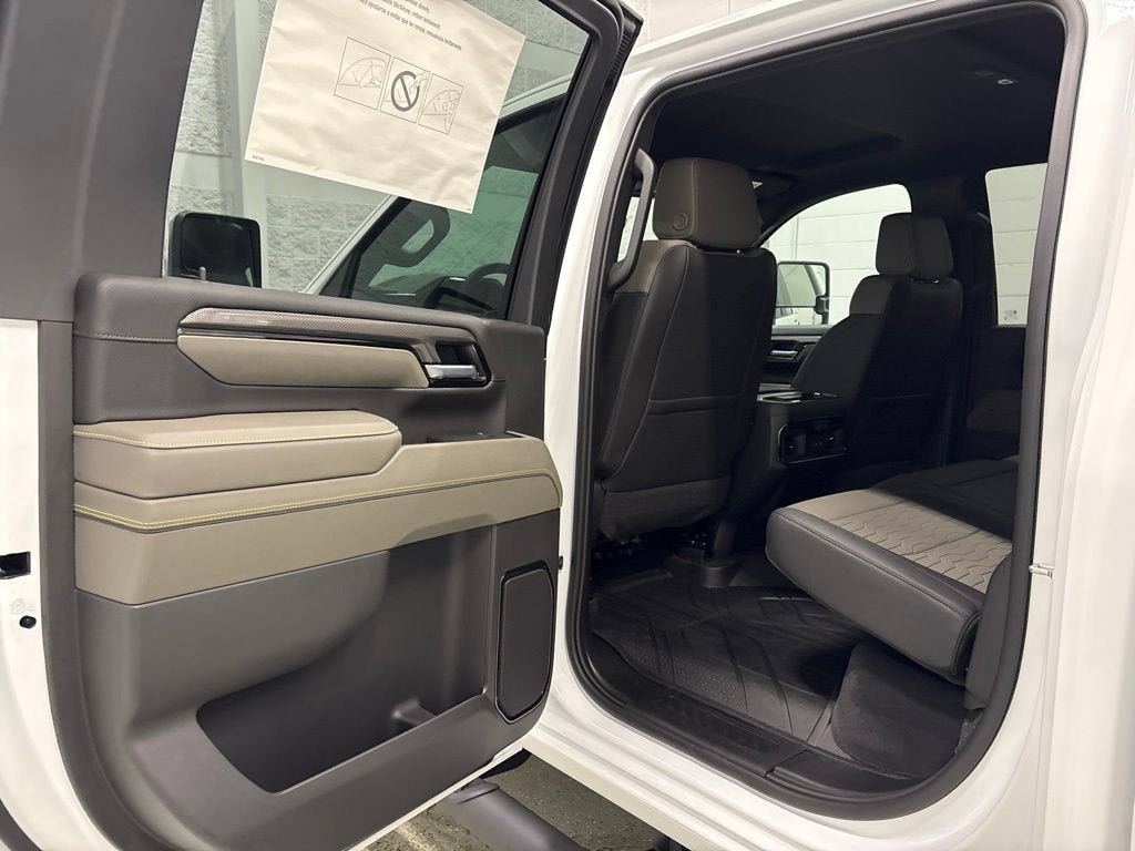 New 2026 Chevrolet Silverado 2500 ZR2 w/ LPO, Dark Essentials Package AWD/4WD image 32