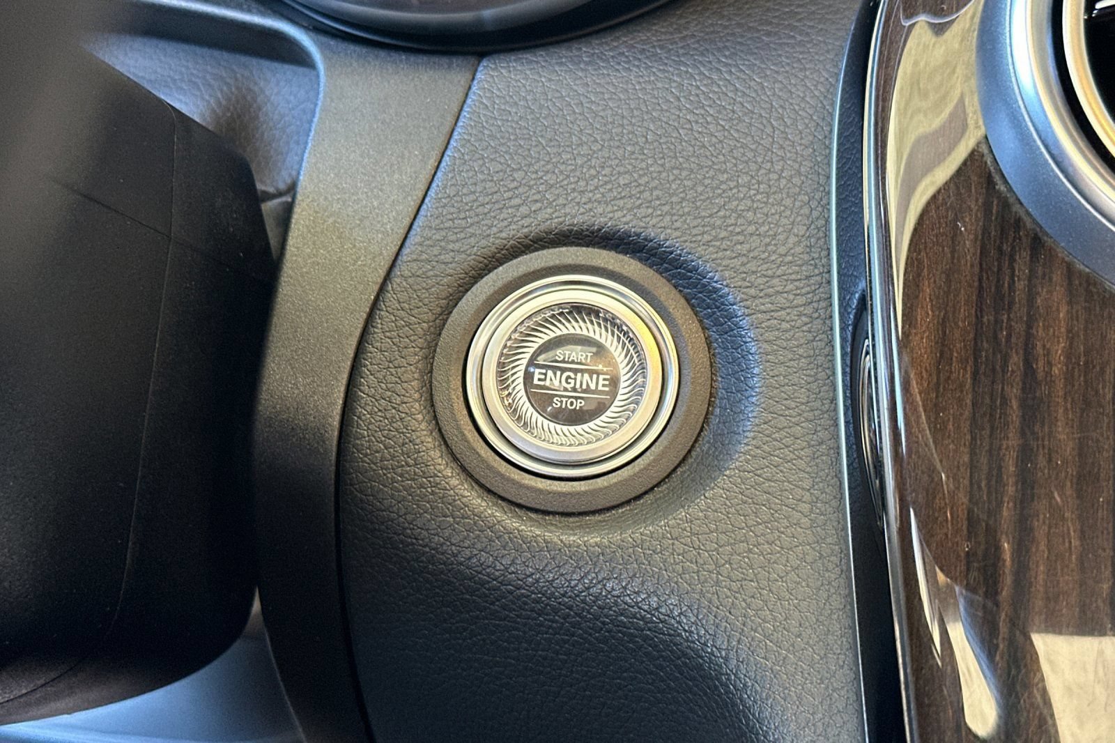 Certified 2022 Mercedes-Benz C 300 4MATIC Cabriolet image 30
