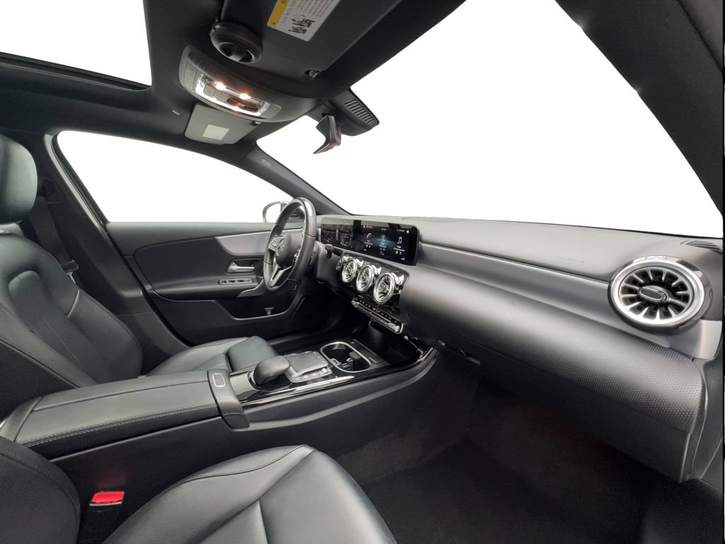 Used 2022 Mercedes-Benz A 220 image 28