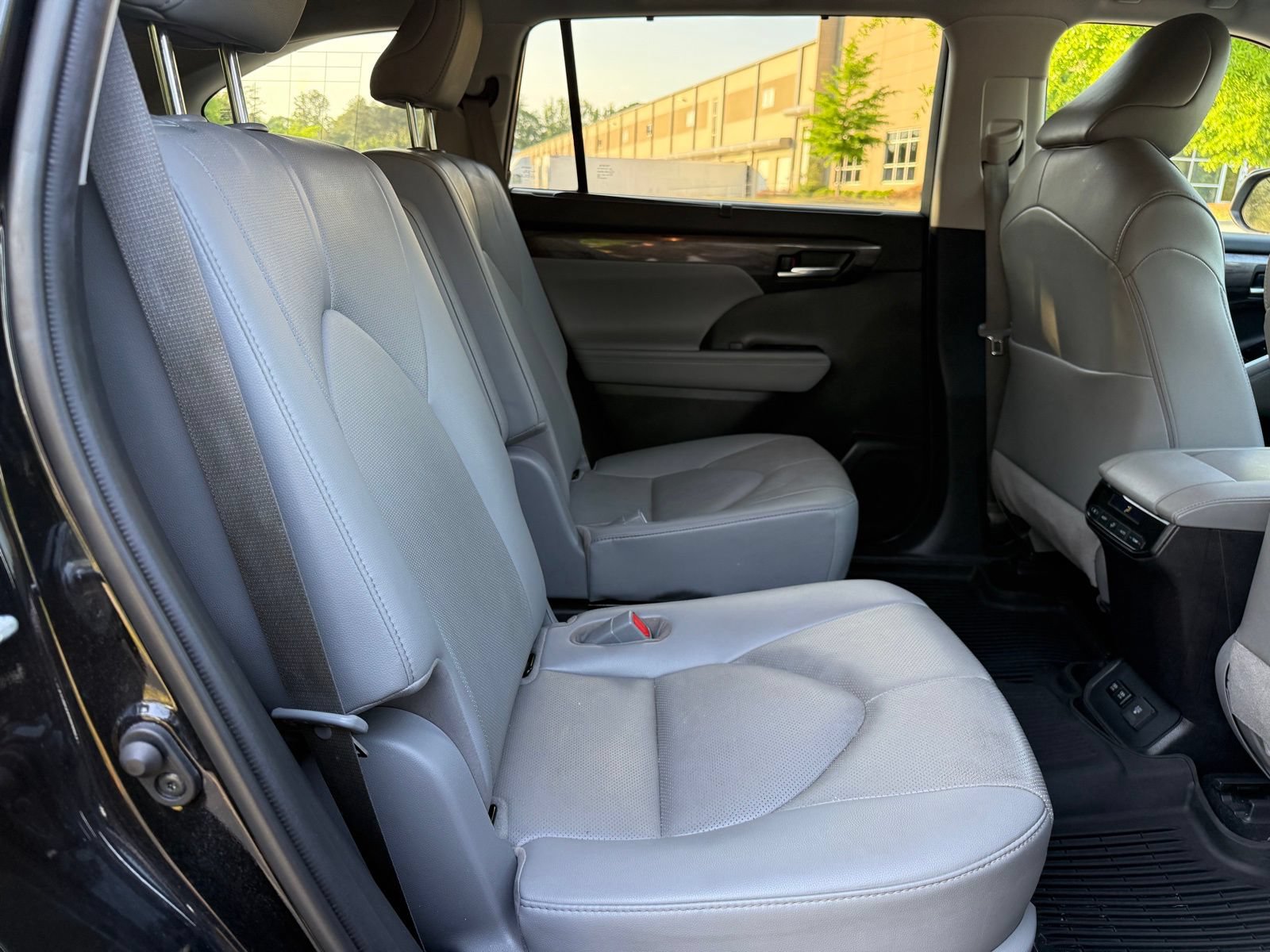 Used 2020 Toyota Highlander Limited AWD/4WD image 38