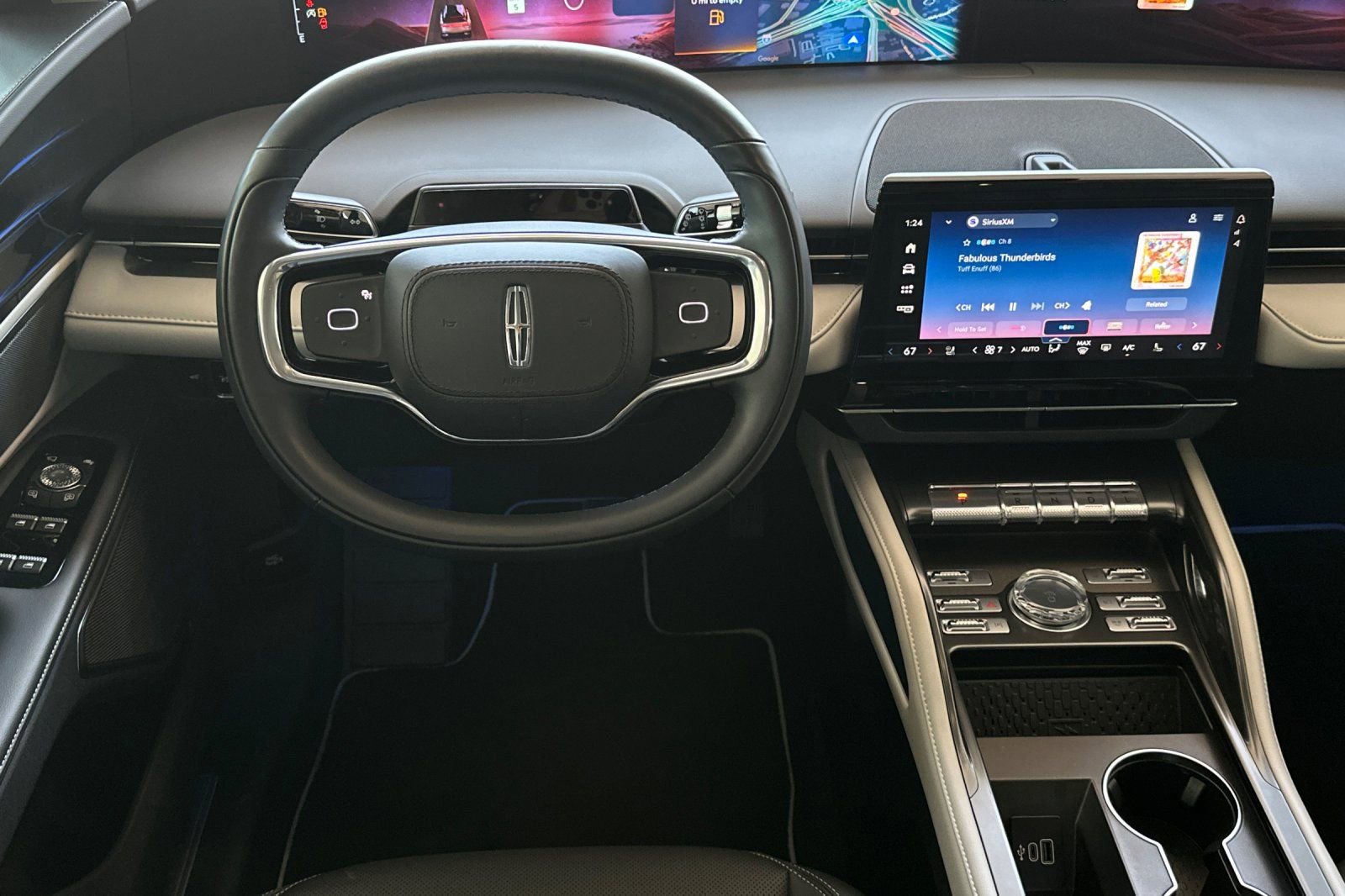Used 2025 Lincoln Nautilus Premier AWD/4WD image 13