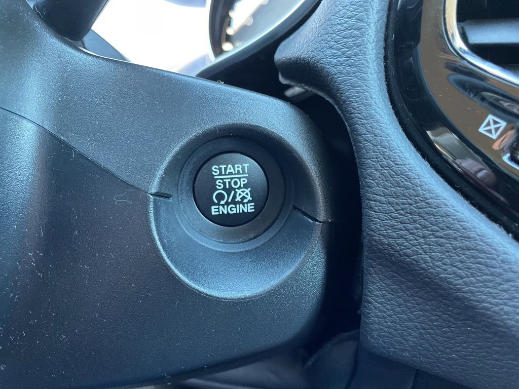 Used 2021 Jeep Compass Latitude image 21