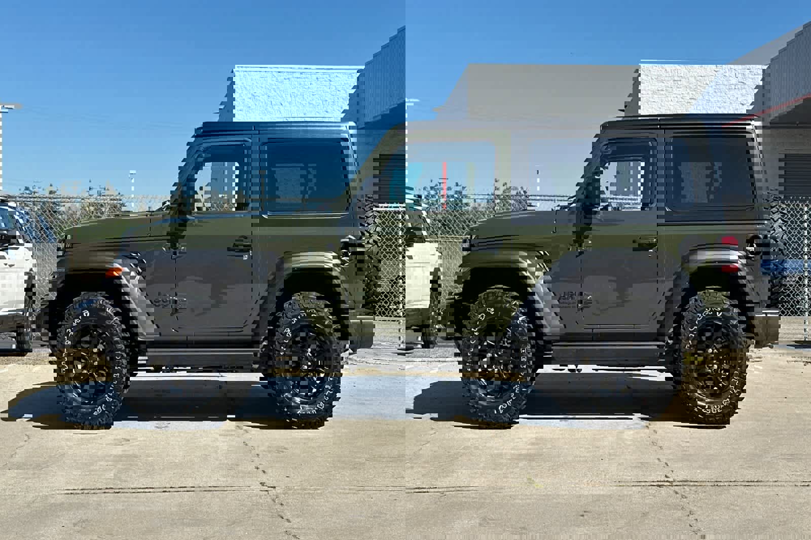 Used 2023 Jeep Wrangler Willys image 6