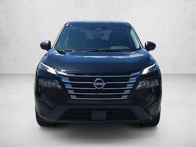 Used 2025 Nissan Rogue S AWD/4WD image 2