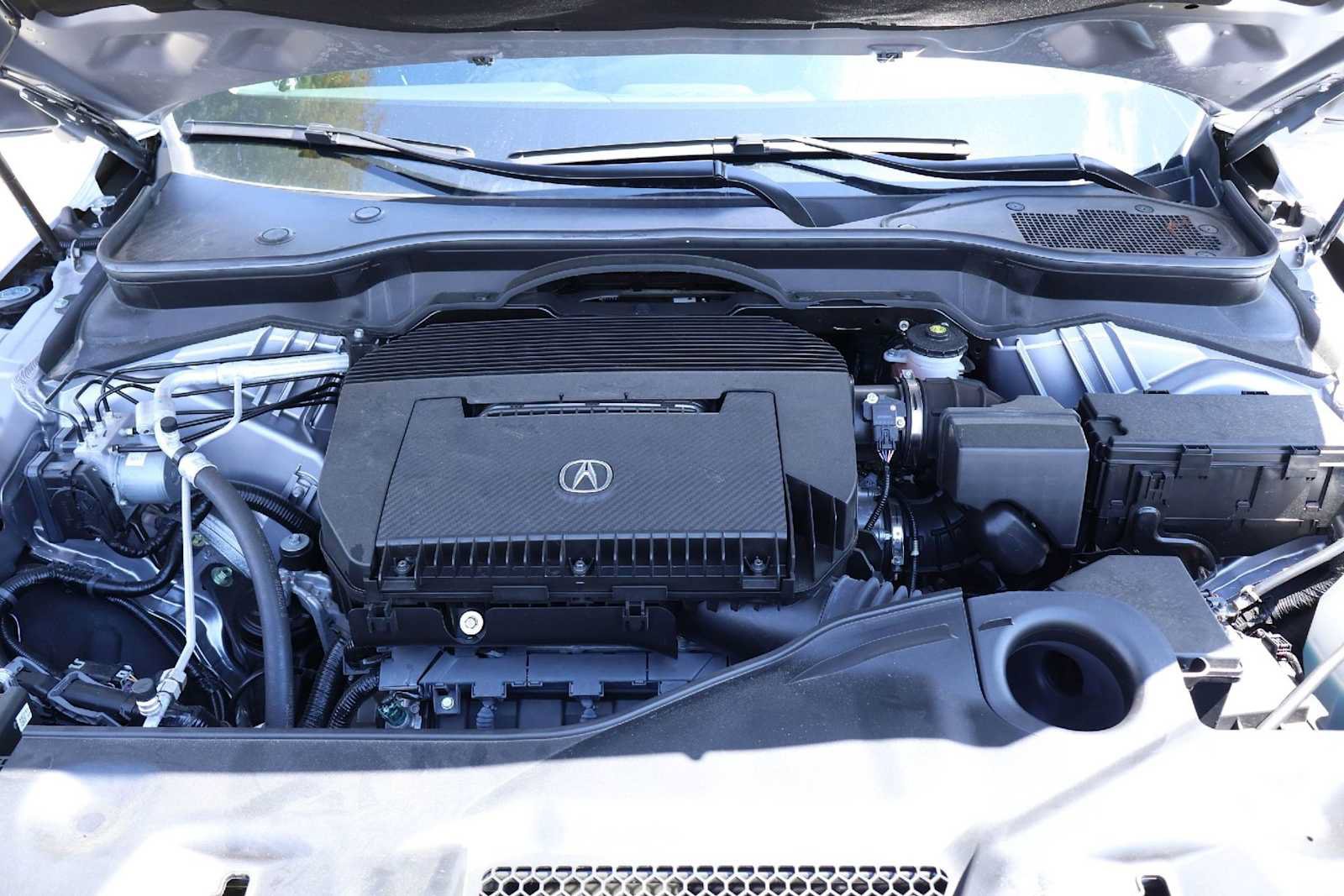 Certified 2026 Acura MDX w/ Technology Package FWD image 9