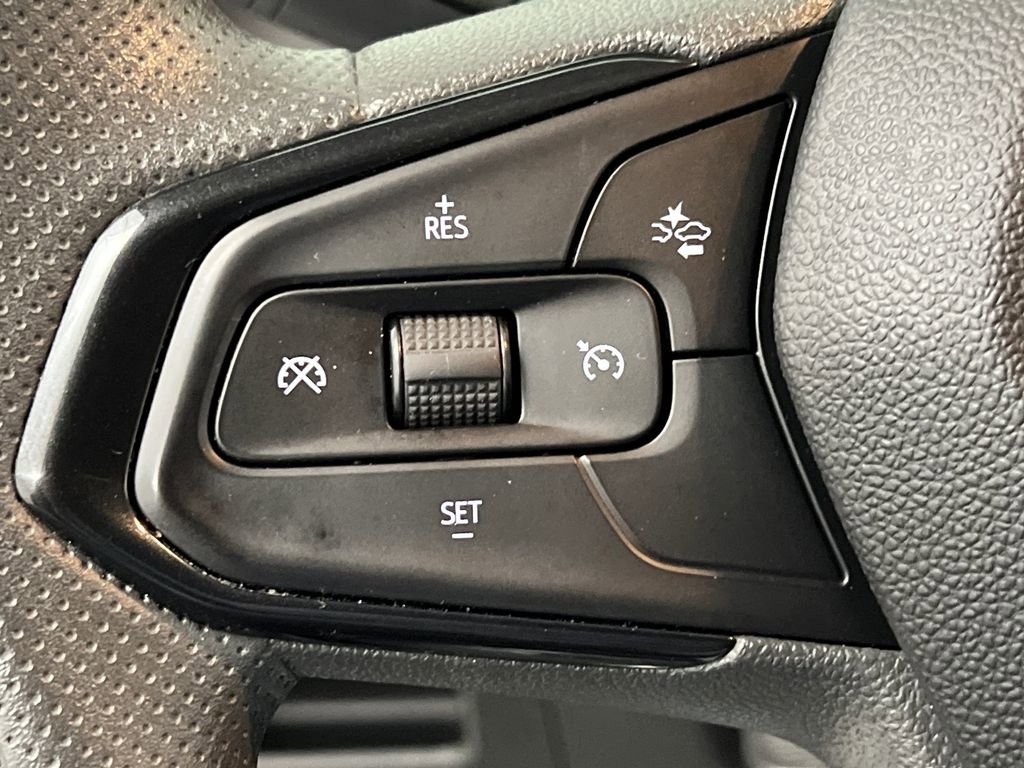 Used 2025 Chevrolet TrailBlazer LT AWD/4WD image 39