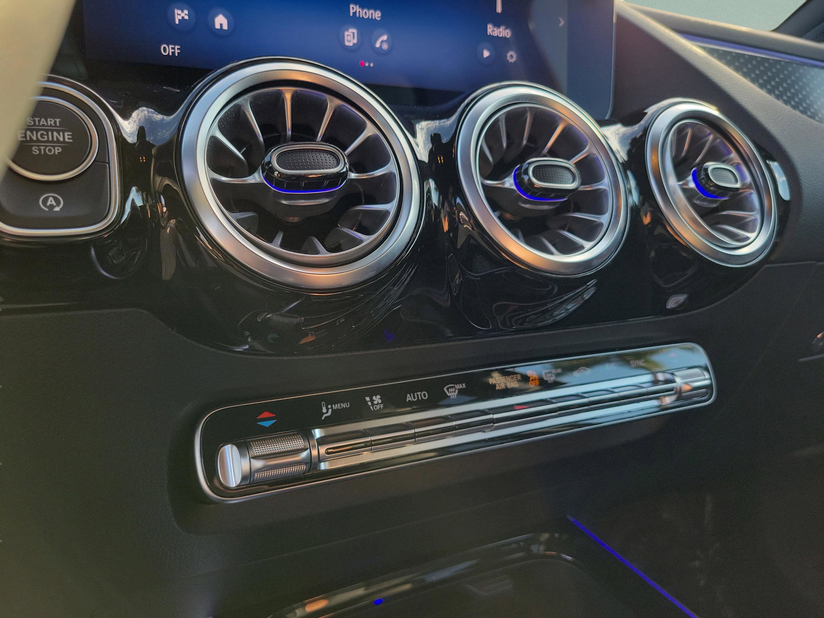 Certified 2025 Mercedes-Benz GLA 250 image 28