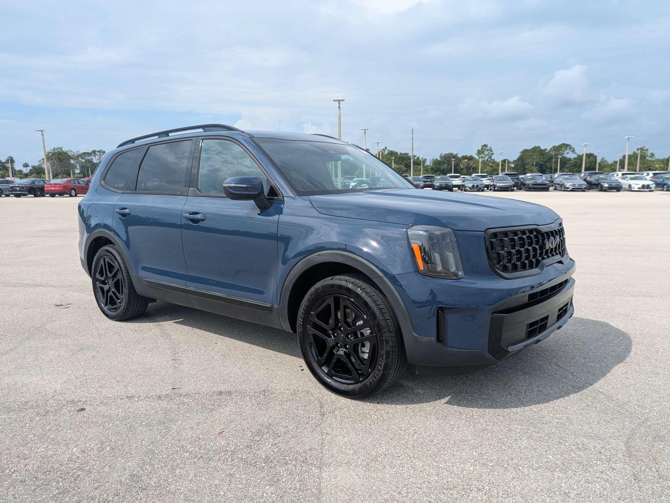 Certified 2025 Kia Telluride EX X-Line AWD/4WD image 2