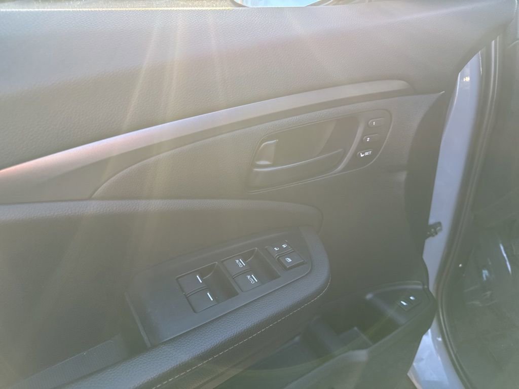 Used 2023 Honda Passport EX-L image 23