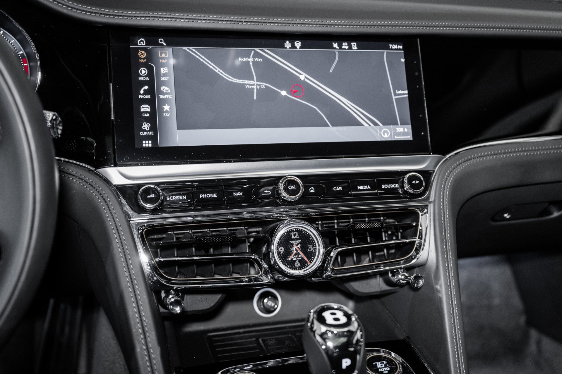 Used 2024 Bentley Flying Spur W12 image 35