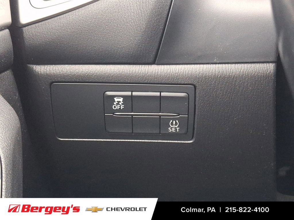 Used 2017 MAZDA MAZDA3 Touring FWD image 26
