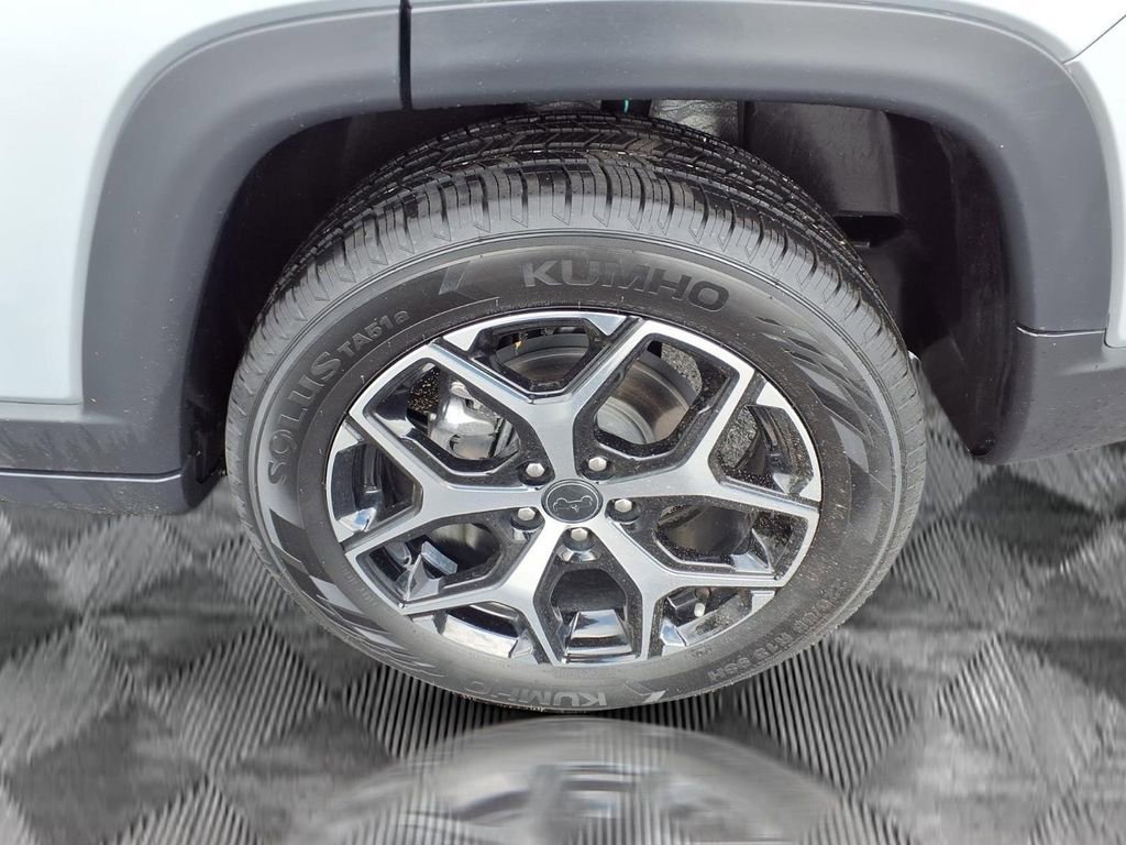 Used 2025 Jeep Compass Limited image 20