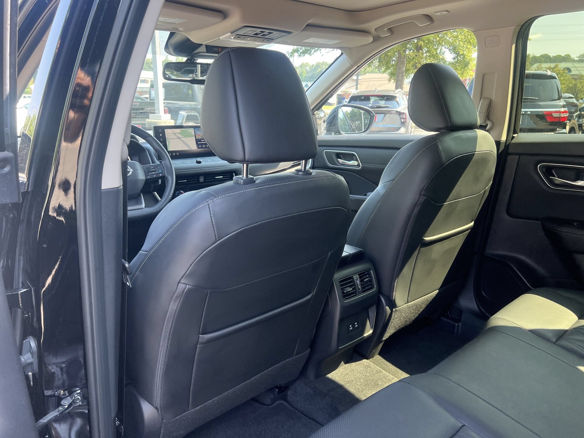 Certified 2025 Nissan Rogue Platinum FWD image 21
