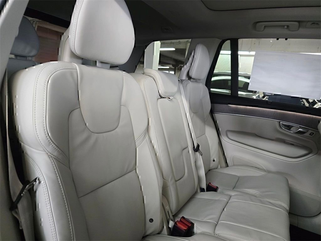 New 2026 Volvo XC90 B6 Ultra w/ Protection Package image 16