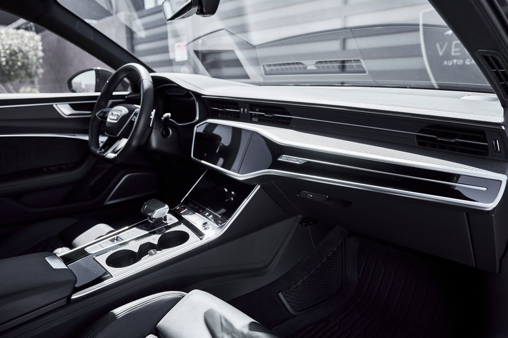 Used 2022 Audi RS 6 image 48