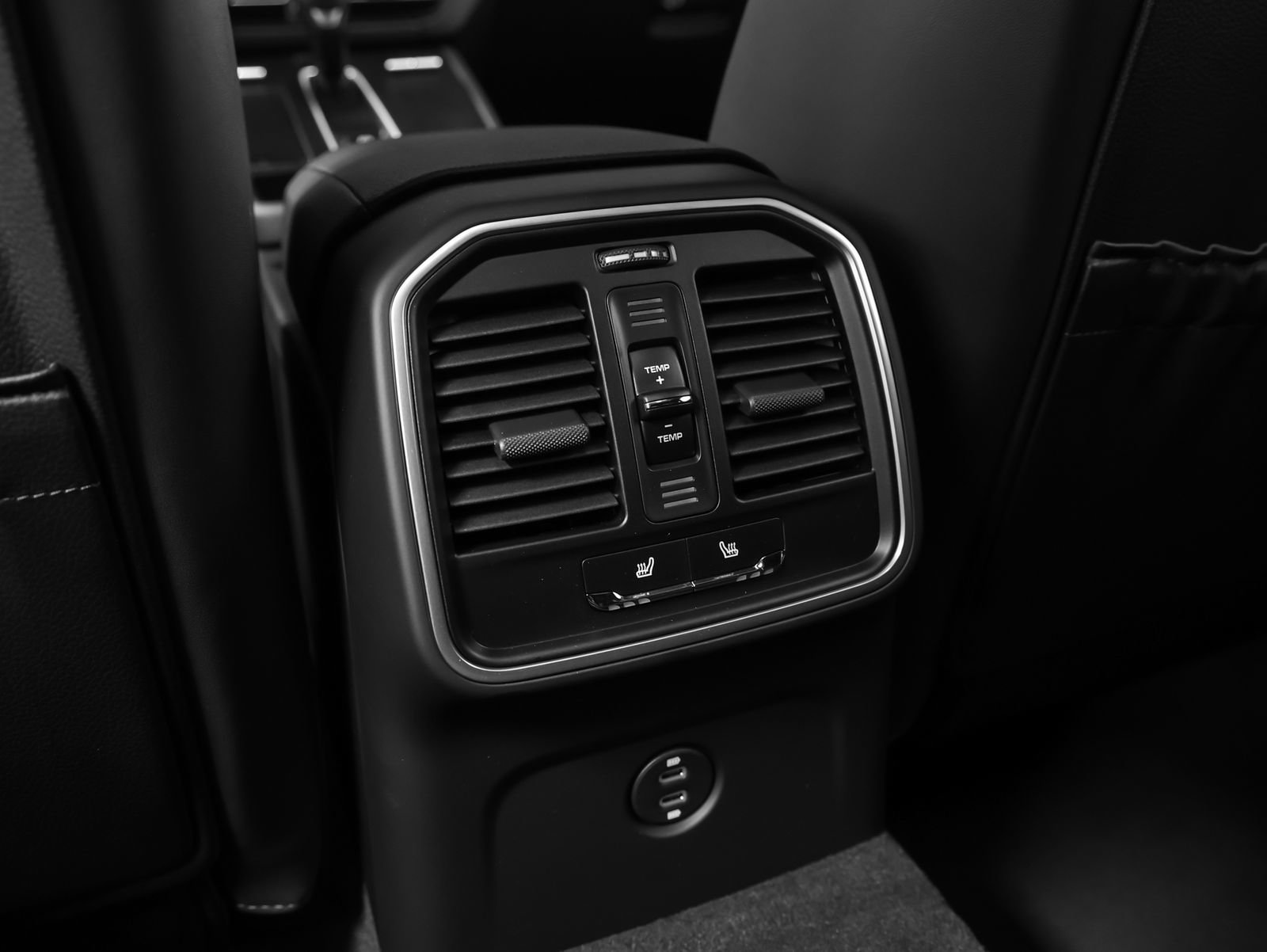 New 2026 Porsche Macan AWD/4WD image 40