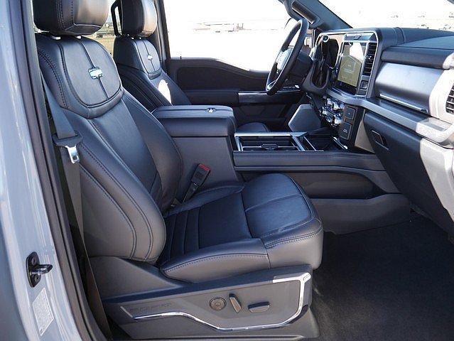 New 2025 Ford F250 Platinum image 33