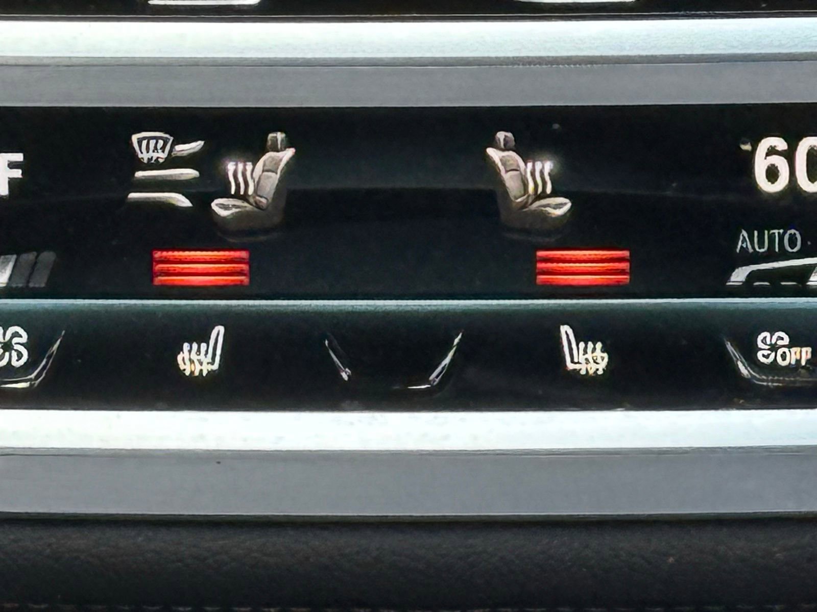 Used 2022 BMW 740i xDrive w/ M Sport Package image 5