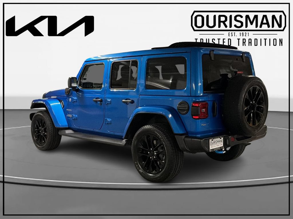 Used 2022 Jeep Wrangler Unlimited Sahara w/ Cold Weather Group AWD/4WD image 3
