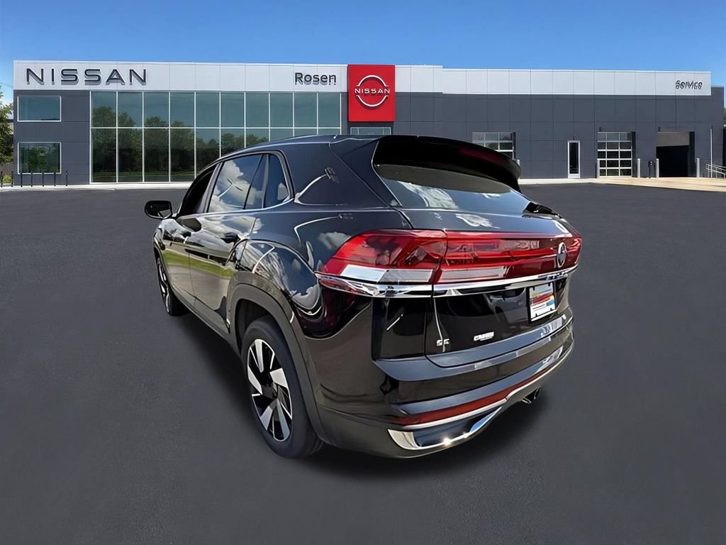 Used 2025 Volkswagen Atlas Cross Sport SE AWD/4WD image 4