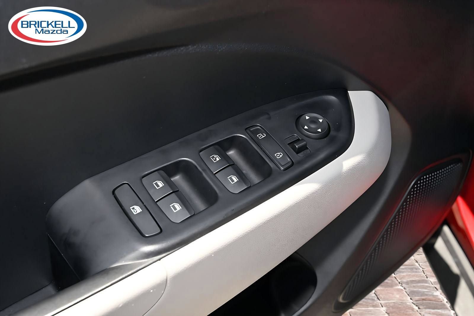 Used 2023 Hyundai Venue SEL FWD image 25