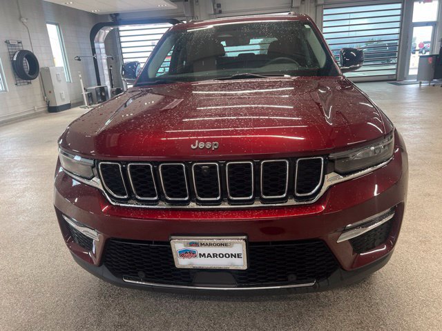 Used 2023 Jeep Grand Cherokee Limited w/ Luxury Tech Group II AWD/4WD image 2