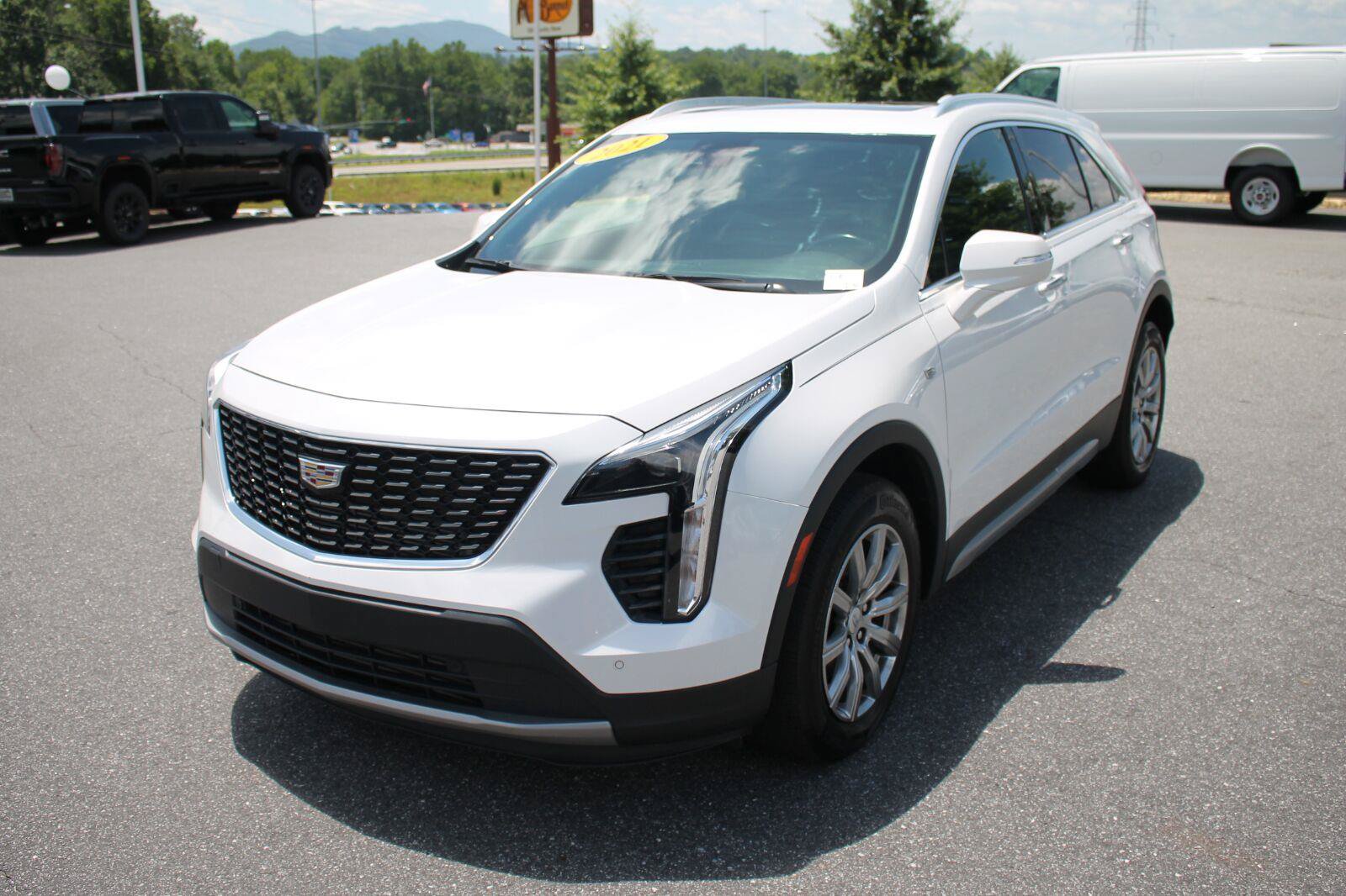 Used 2021 Cadillac XT4 Premium Luxury AWD/4WD image 4