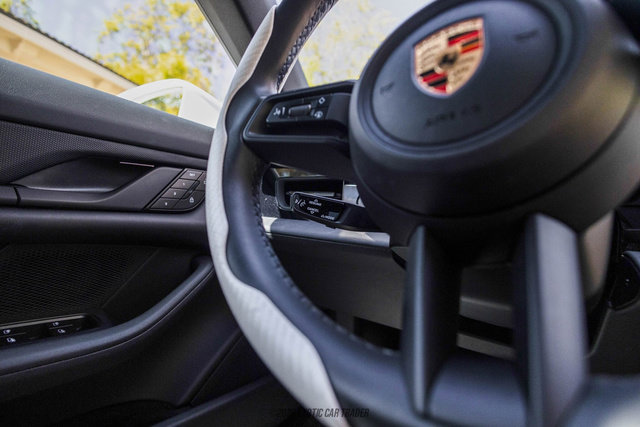 Used 2023 Porsche Taycan RWD image 61