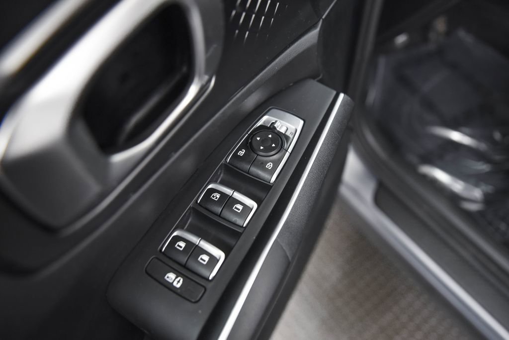 Used 2023 Kia Sorento LX image 12