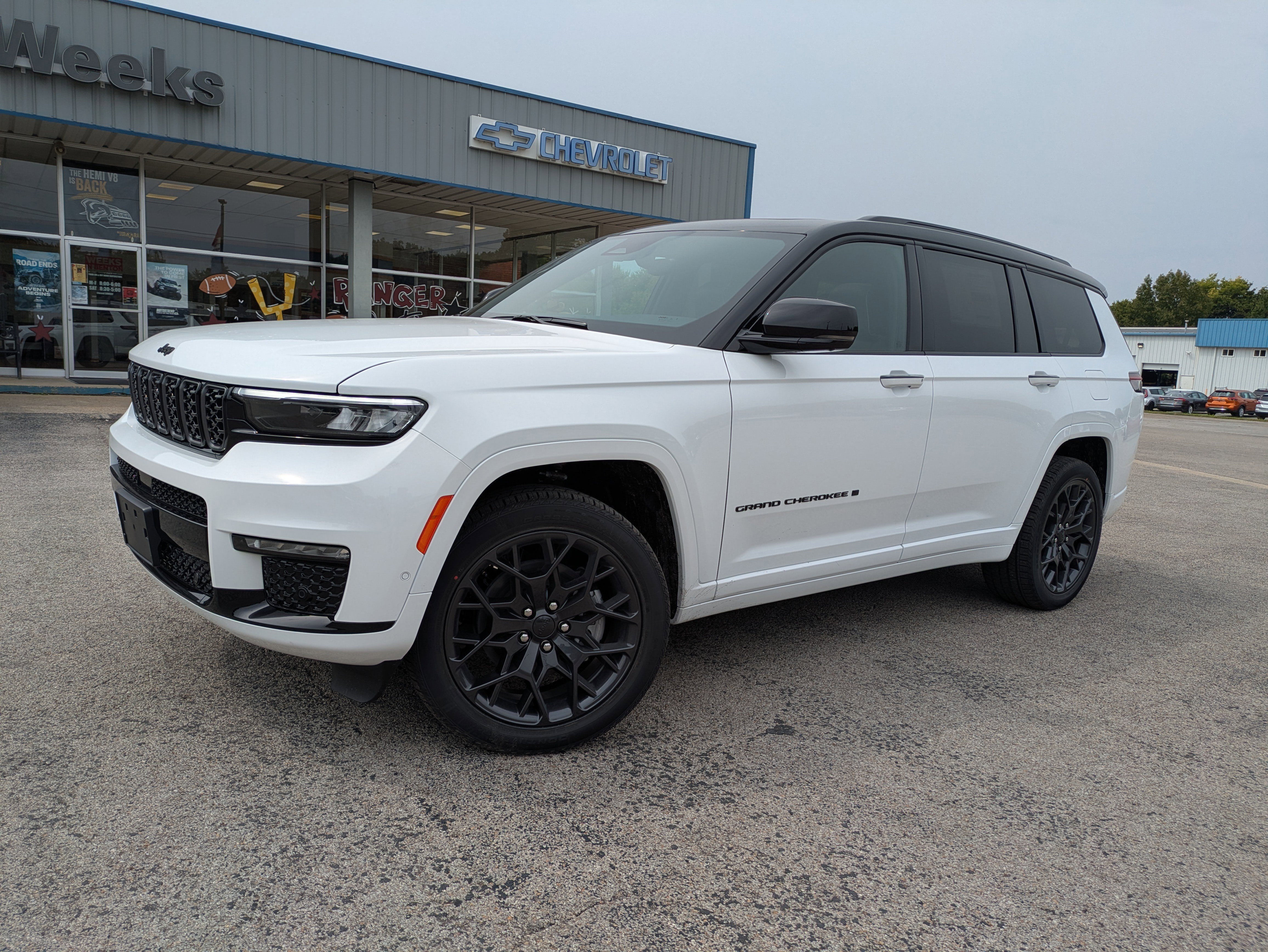 New 2025 Jeep Grand Cherokee L Summit w/ High Altitude Package image 1