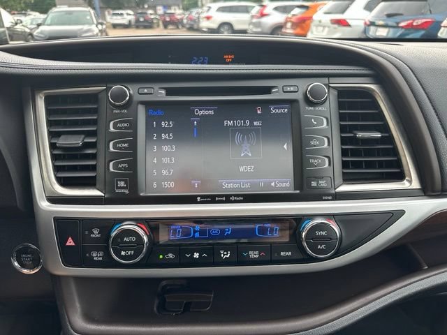 Used 2016 Toyota Highlander Limited Platinum w/ Four Season Floor Mat Package AWD/4WD image 25