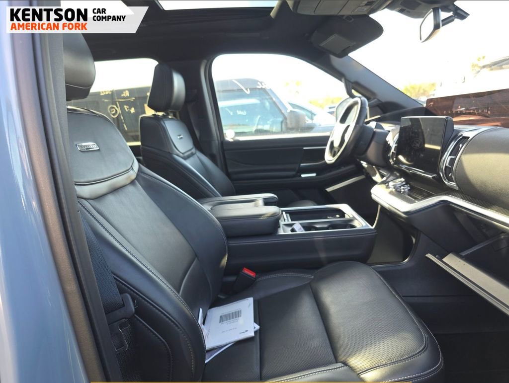 Used 2025 Ford Expedition Max Platinum w/ Stealth Performance Package image 7
