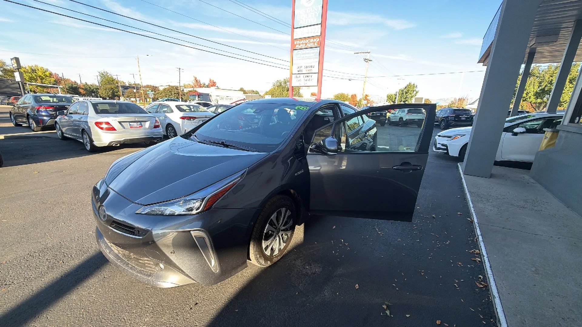 Used 2020 Toyota Prius LE AWD/4WD image 12
