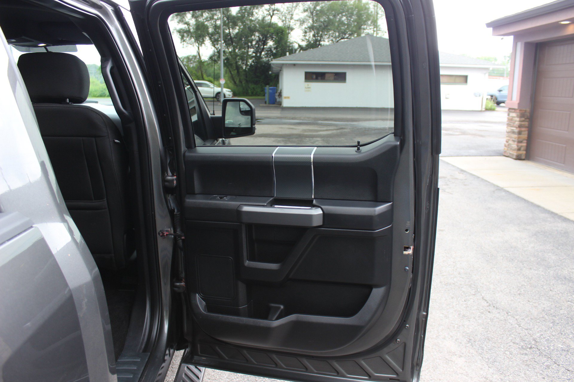 Used 2018 Ford F150 XLT w/ Equipment Group 302A Luxury AWD/4WD image 37