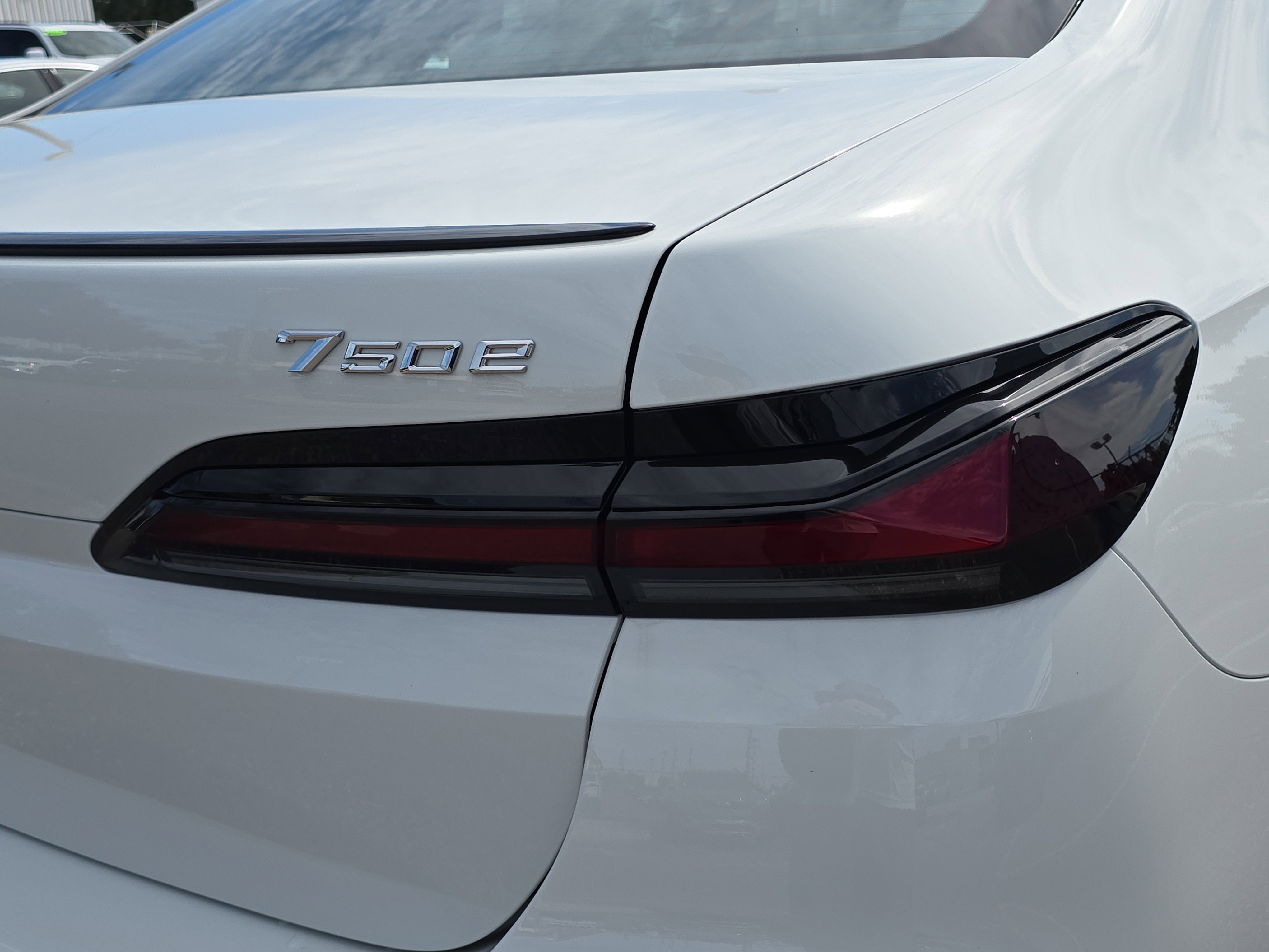 New 2026 BMW 750e xDrive image 8