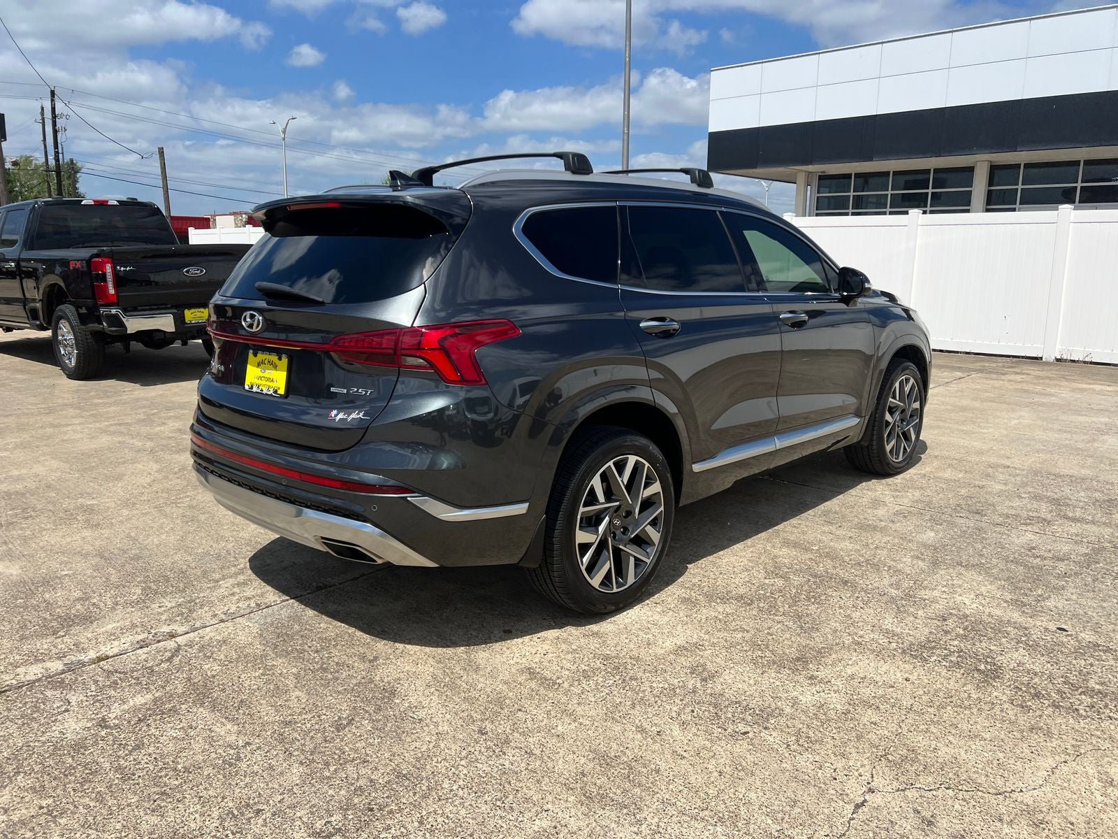 Used 2023 Hyundai Santa Fe Calligraphy AWD/4WD image 3