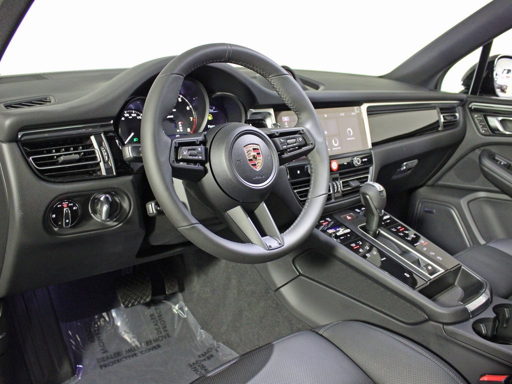 New 2026 Porsche Macan image 4