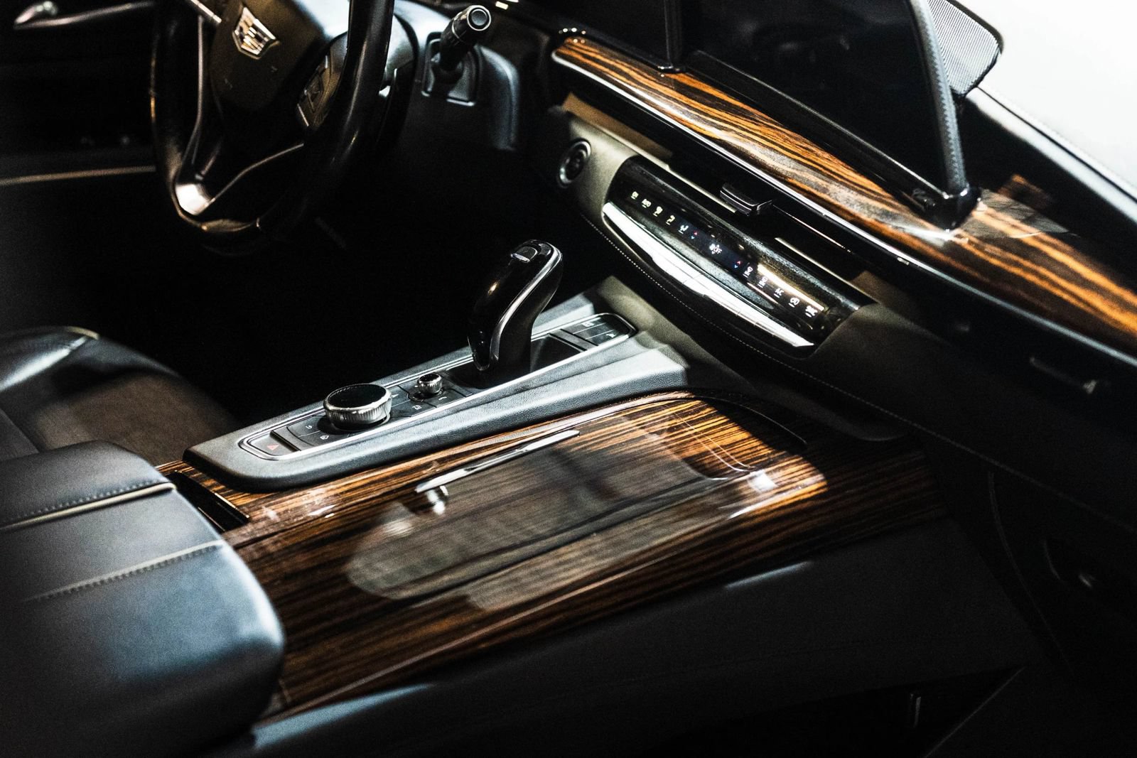 Used 2021 Cadillac Escalade ESV Premium Luxury w/ LPO, Floor Liner Package AWD/4WD image 21