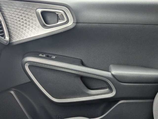 Used 2020 Kia Soul LX FWD image 27