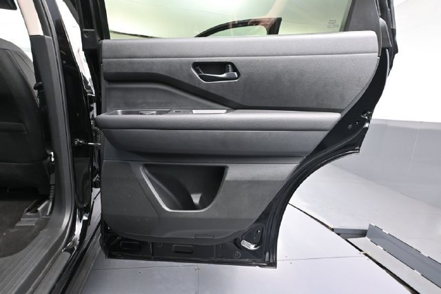 Used 2024 Nissan Pathfinder SV FWD image 34