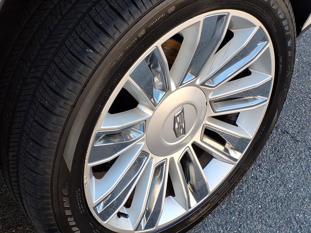 Used 2015 Cadillac Escalade Platinum image 21