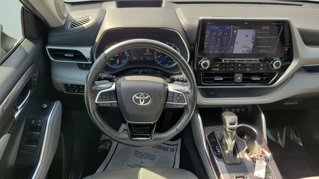 Used 2021 Toyota Highlander Platinum image 12