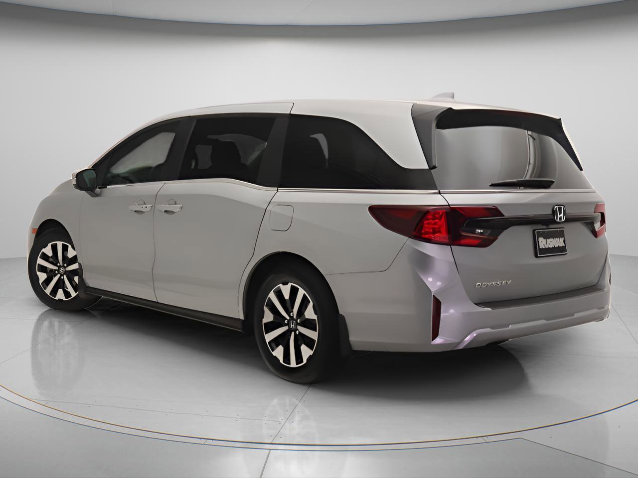 Used 2025 Honda Odyssey EX-L image 2