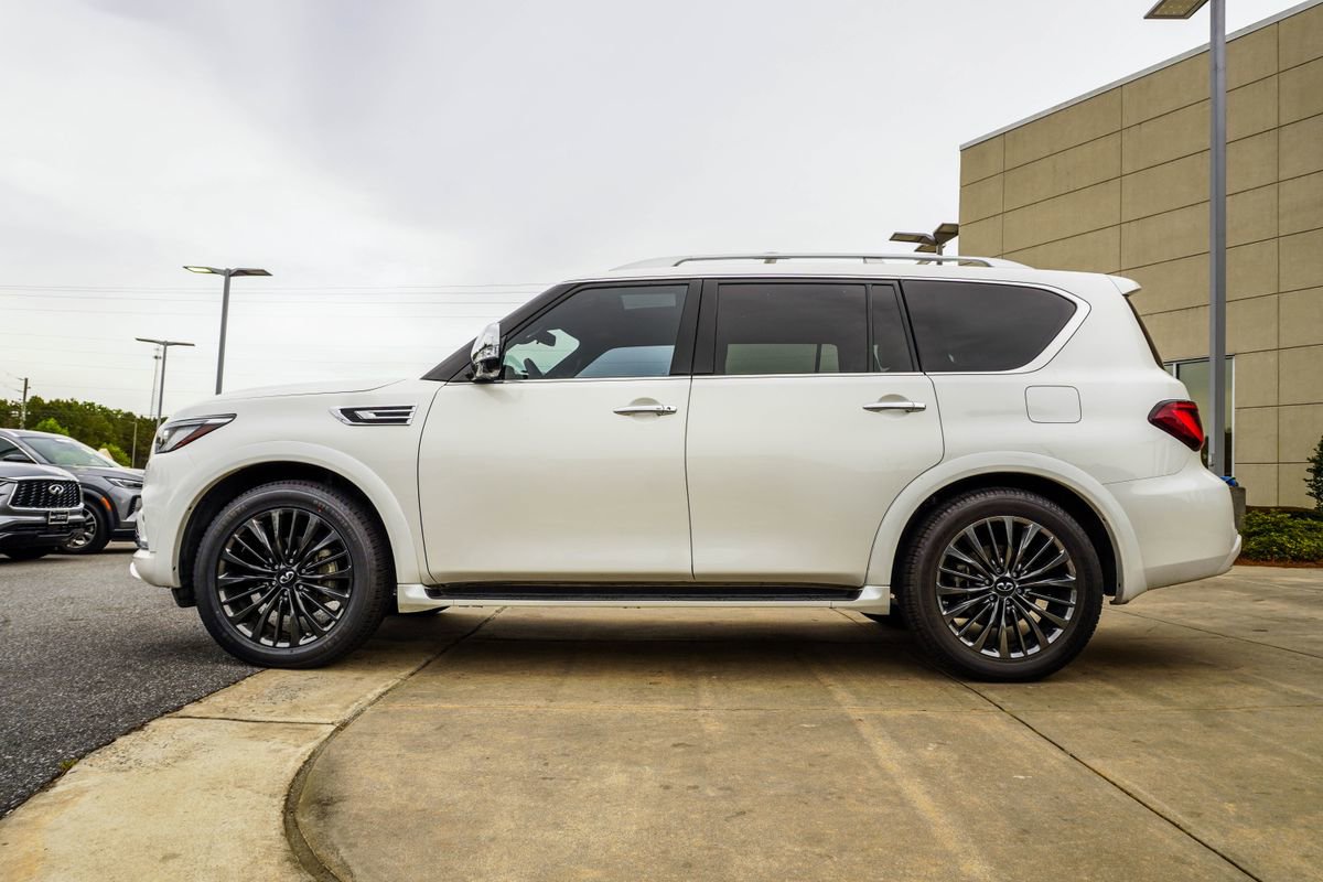 Used 2023 INFINITI QX80 Sensory w/ All-Season Package image 9