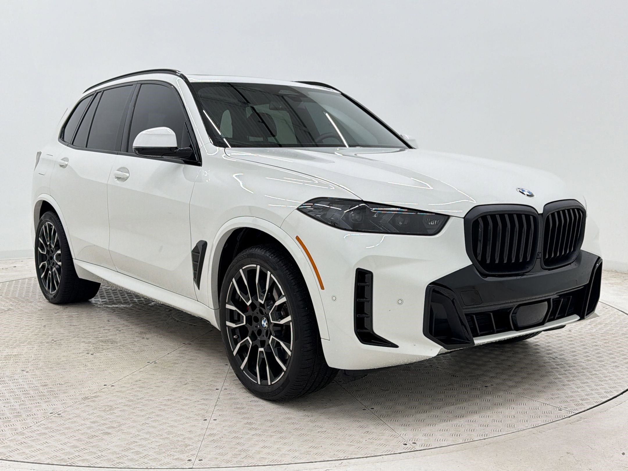 Certified 2025 BMW X5 xDrive40i w/ Executive Package image 7